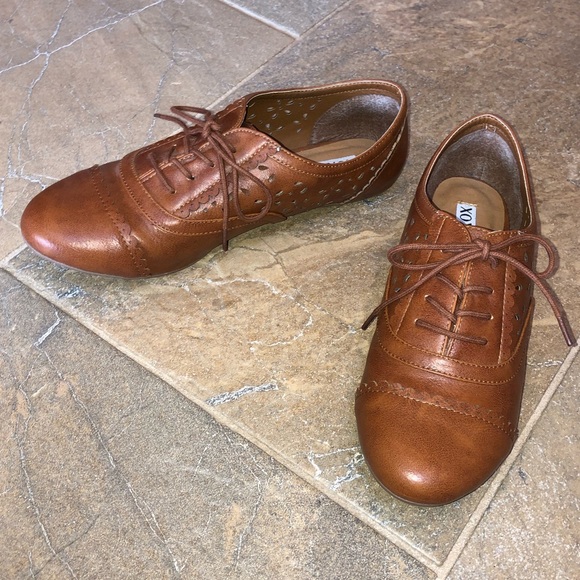 XOXO FLAT LACE UP SHOES 👠 - Picture 4 of 9